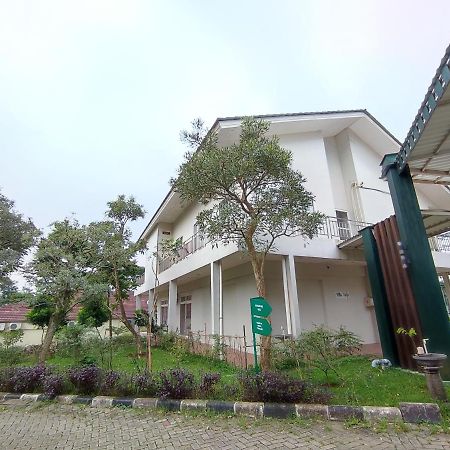 Green Forest Resort Villa Bogor Esterno foto